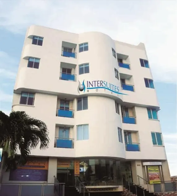 Hotel Intersuites - Image 1