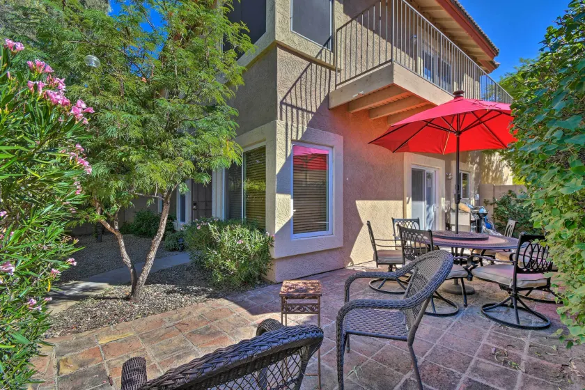 Phoenix Townhome w/ Pool Access, 13 Mi to Old Town - Image 1