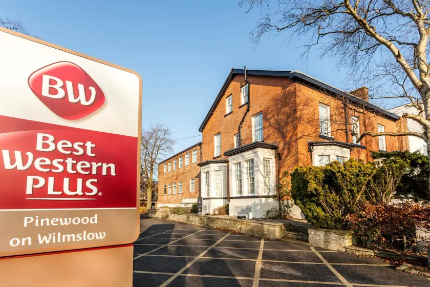 Best Western Plus Pinewood Hotel, Manchester Airport South Handforth - Image 1
