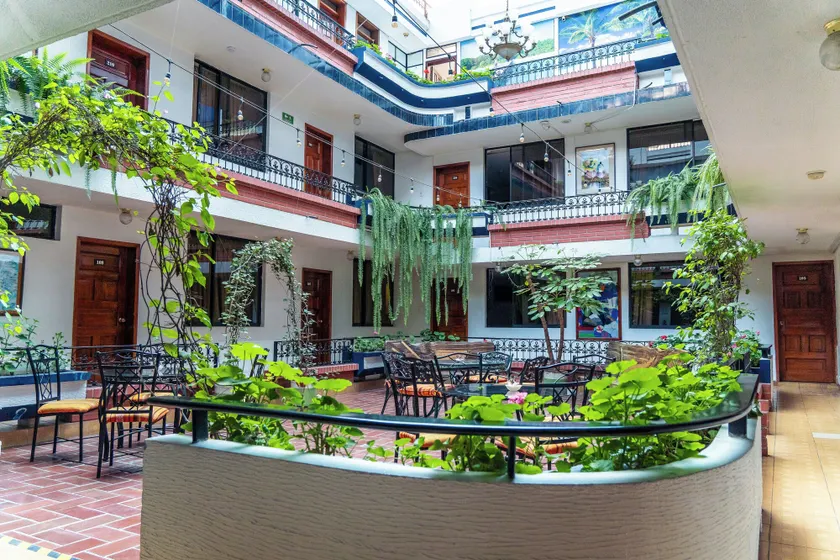 Hotel Indio Inn - Image 1