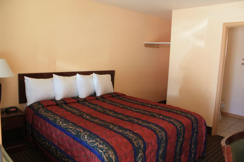 Gold Trail Motor Lodge - Image 1