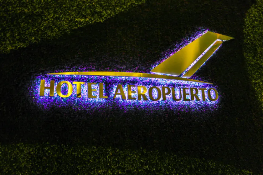 Hotel Aeropuerto - Image 1
