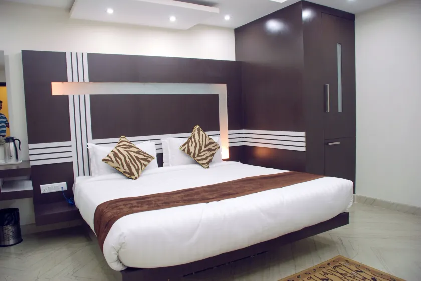 HOTEL ACCORD - Image 1