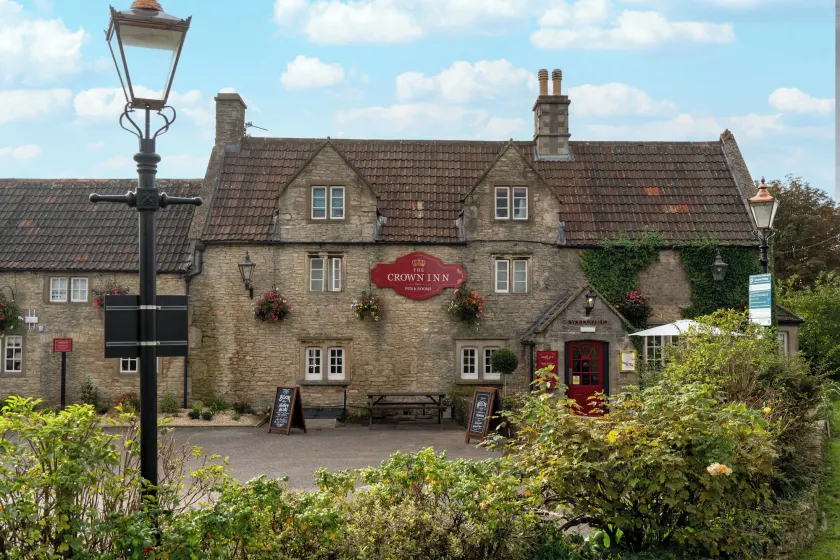 Crown Inn at Tolldown - Image 1