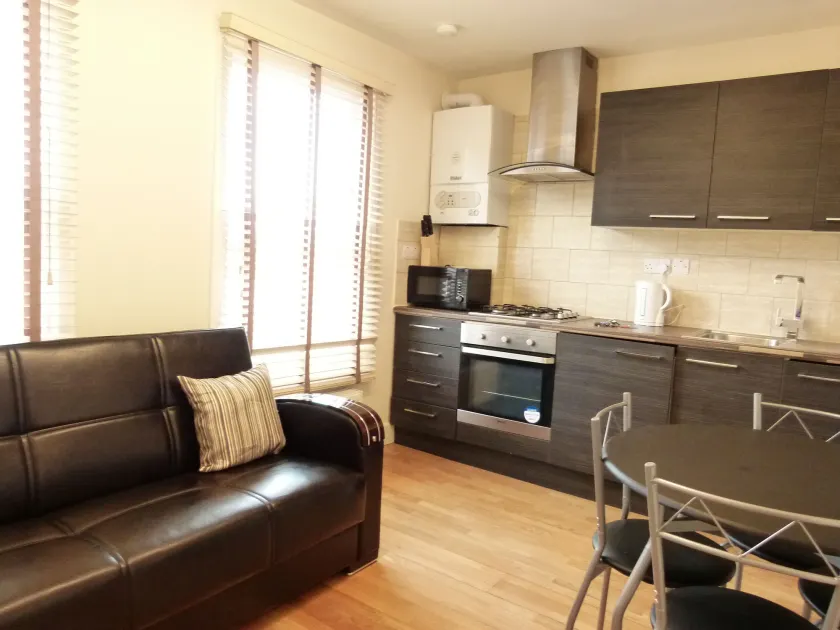 SS Property Hub - West Kensington Apartment - Image 1