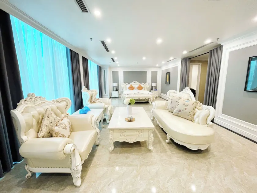 INFINITY HOTEL - Image 1