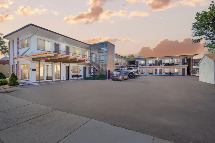 Nevada Flats Hotel - Image 1