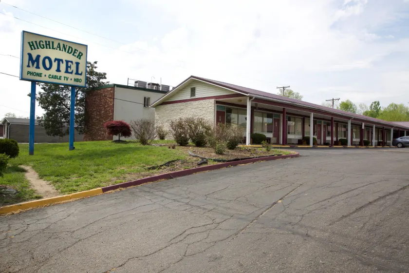 Highlander Motel - Image 1
