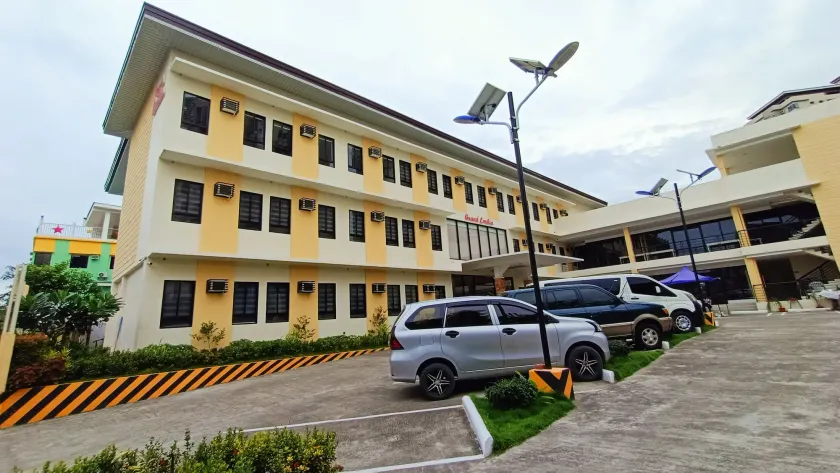 Grand Emilia Hotel - Image 1
