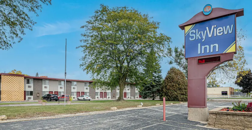 Skyview Inn - Image 1