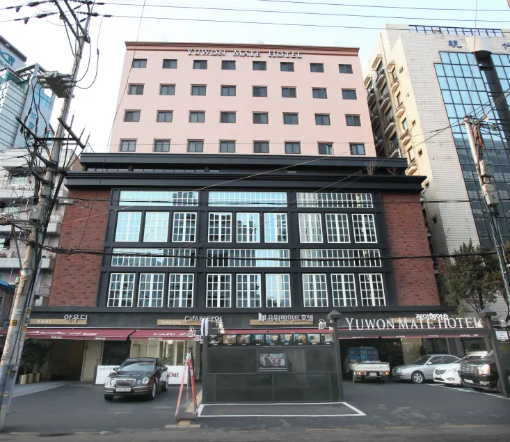 Yuwon Hotel - Image 1