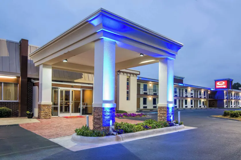 Econo Lodge Selma - Smithfield - Image 1