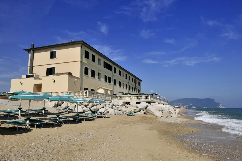 Hotel Brigantino Non Dista - Image 1