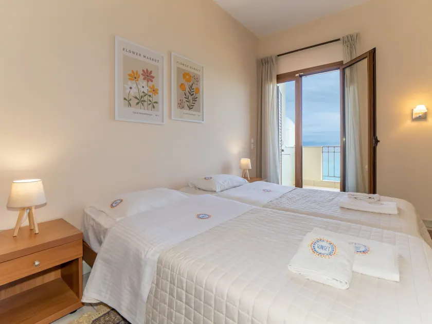 Sunset Hotel - Image 1