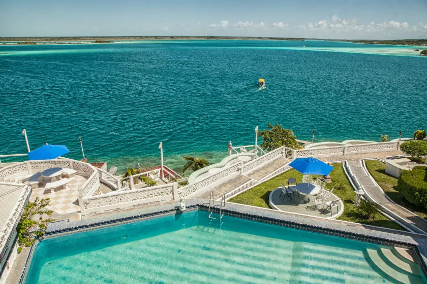Hotel Laguna Bacalar - Image 1