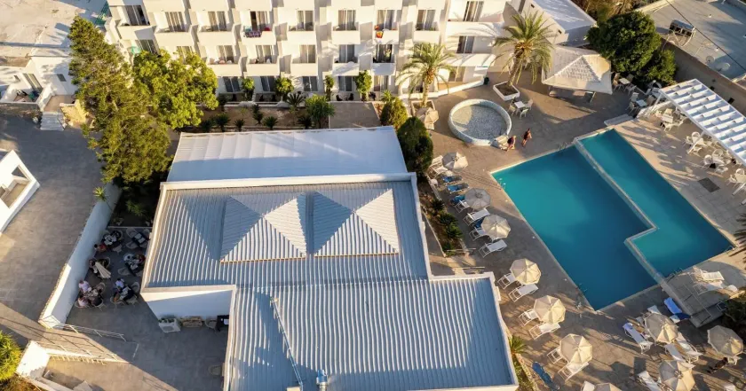 Pefkos Breeze Family Resort & Spa - Image 1