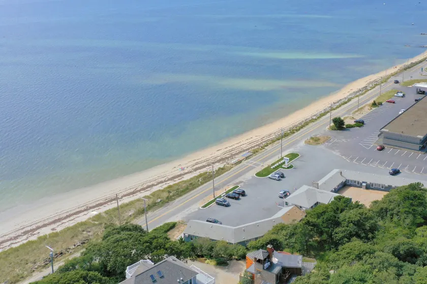Breakwater Hotel - Image 1