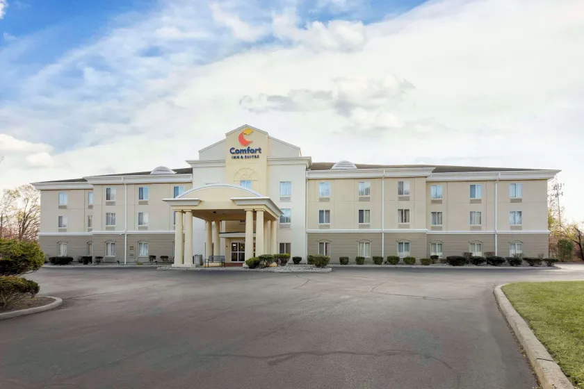 Comfort Inn & Suites Carneys Point - Pennsville - Image 1