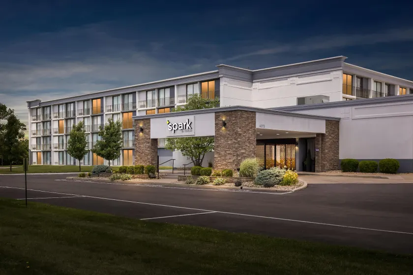 Spark by Hilton Akron Fairlawn - Image 1