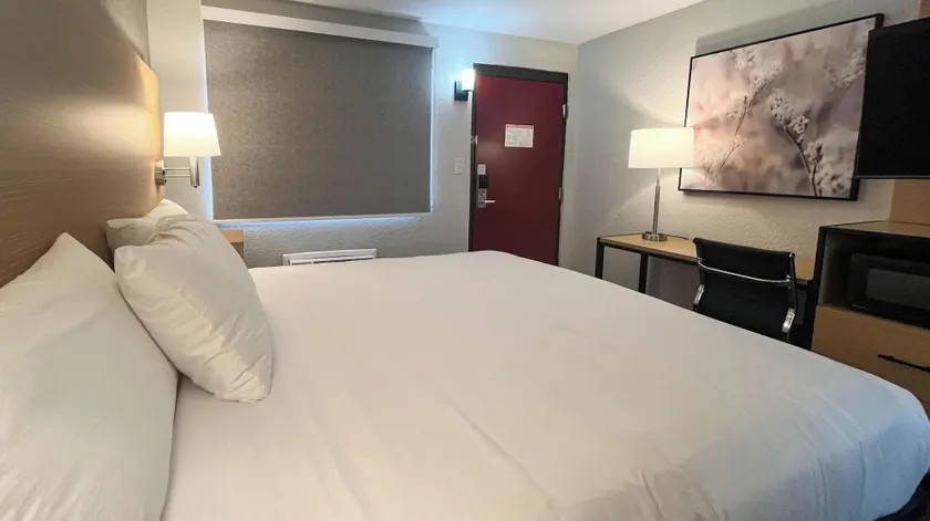 Studio 6 Suites Warsaw IN - Image 1