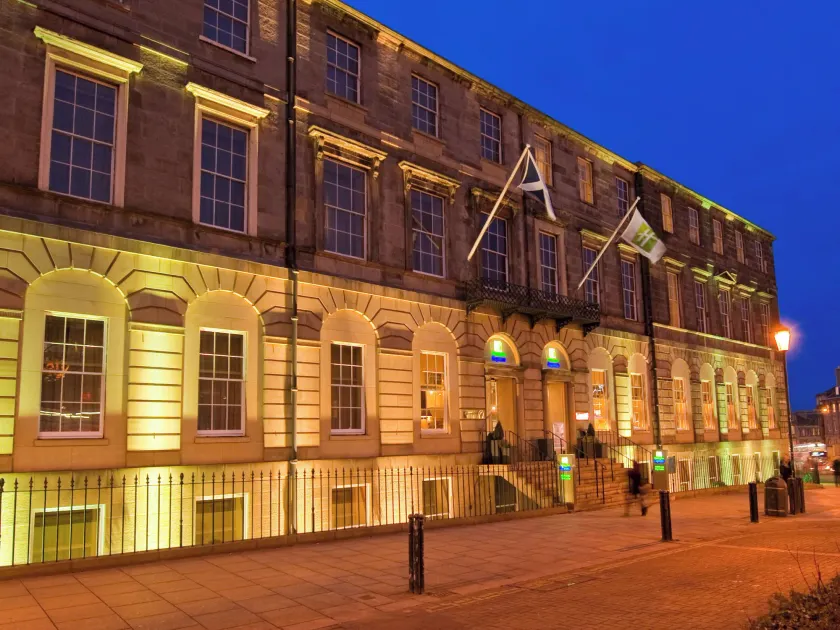 Holiday Inn Express Edinburgh City Centre by IHG - Image 1