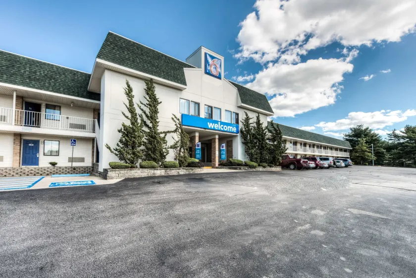 Motel 6-Niantic, CT - New London - Image 1
