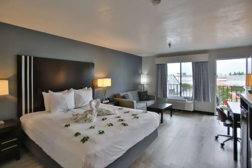 Best Western Surf City - Image 1