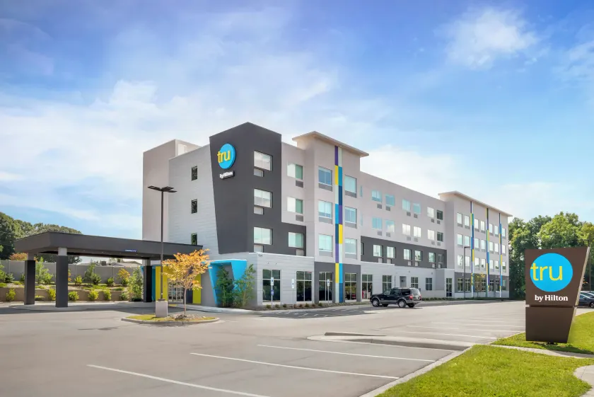 Tru by Hilton Gastonia - Image 1
