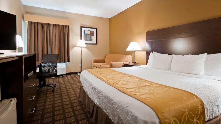 Best Western Plaza Hotel Saugatuck - Image 1