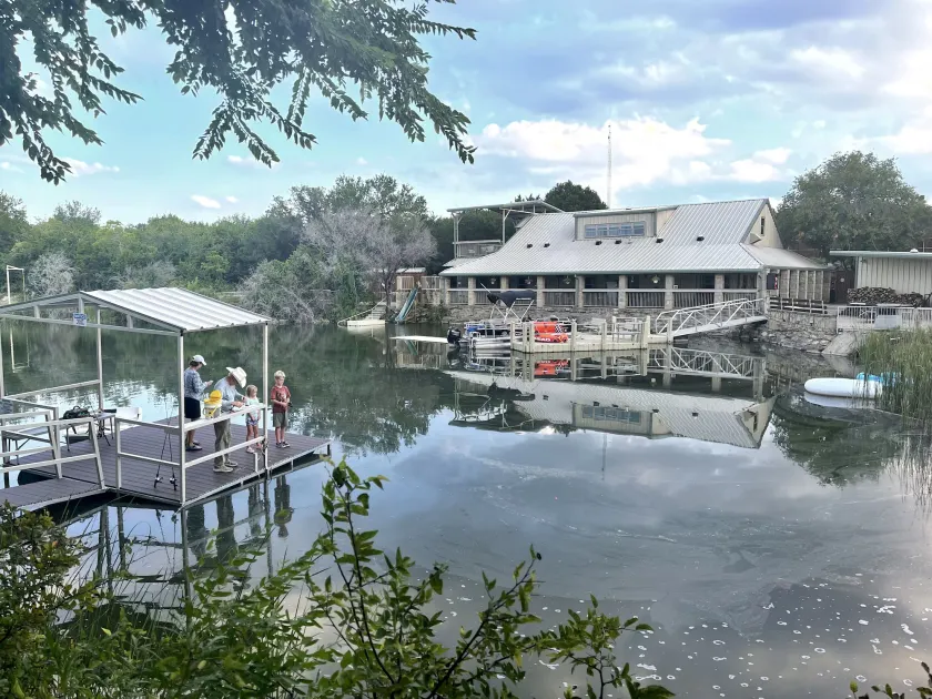 Lodge on Lake Godstone - Image 1