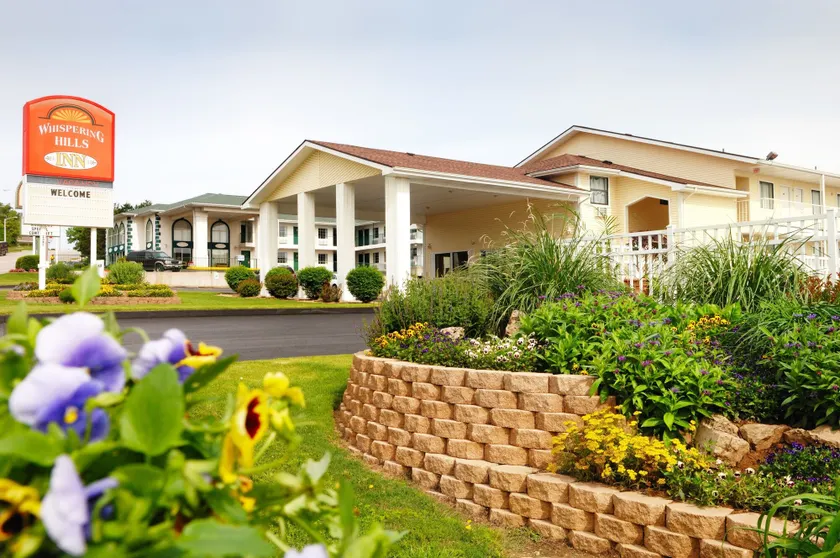 Whispering Hills Inn - Image 1