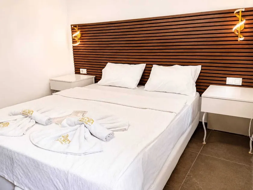 Velora Beach Otel - Image 1