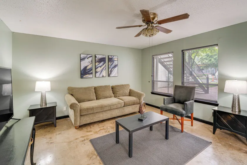 3 Mi to Dtwn Dallas: Condo w/ Walkable Location! - Image 1