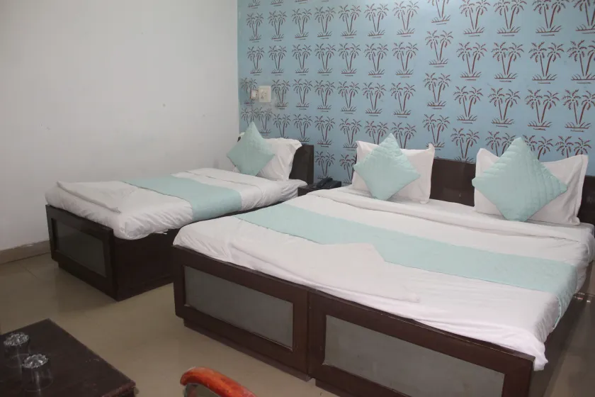 Hotel Shree Continental - Image 1