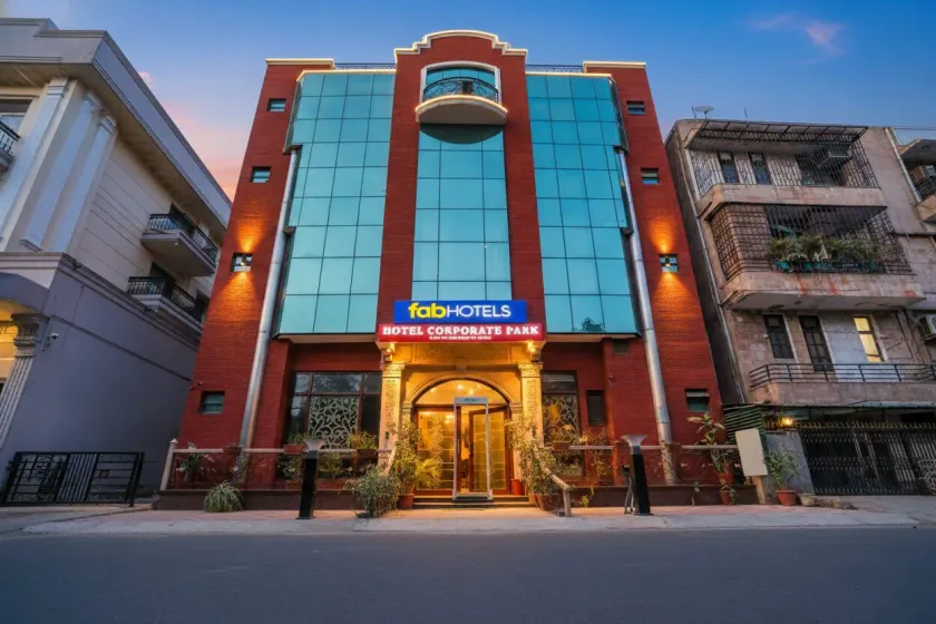 Treebo Corporate Park - Image 1
