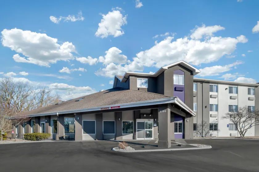 Sleep Inn & Suites – Oxford – University Area - Image 1