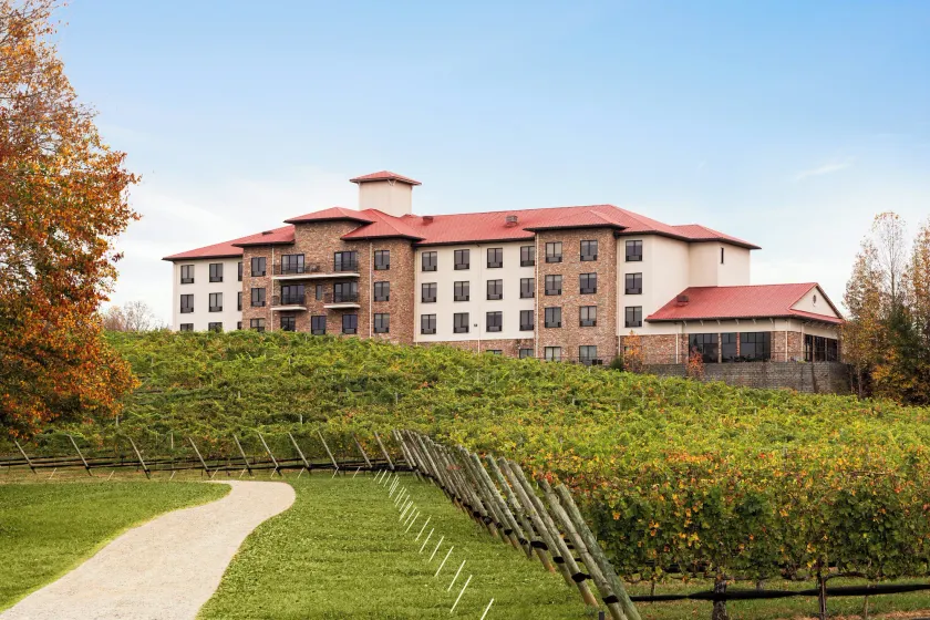 Holiday Inn Express & Suites Lexington North West-The Vineyard by IHG - Image 1