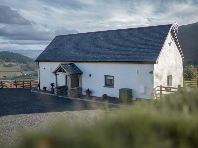 Tyn Llwyn - Image 1