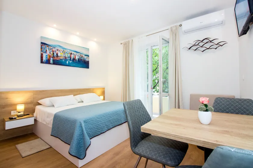 Lugo Apartments - Image 1