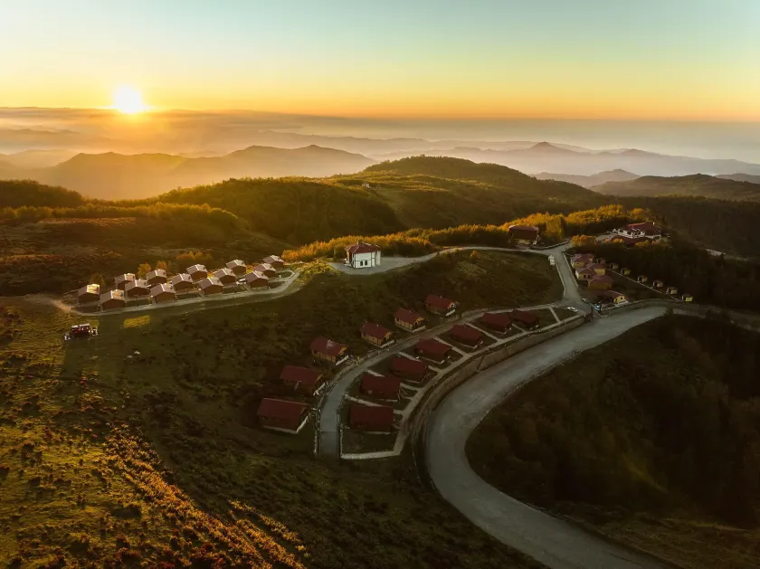 Flora Handüzü Resort & Wellness Bungalow Hotel - Image 1