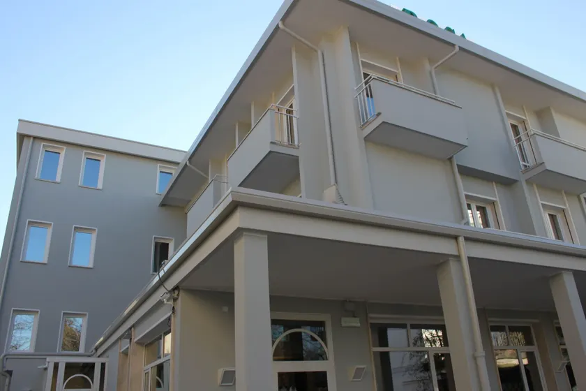 Hotel Rosa - Image 1