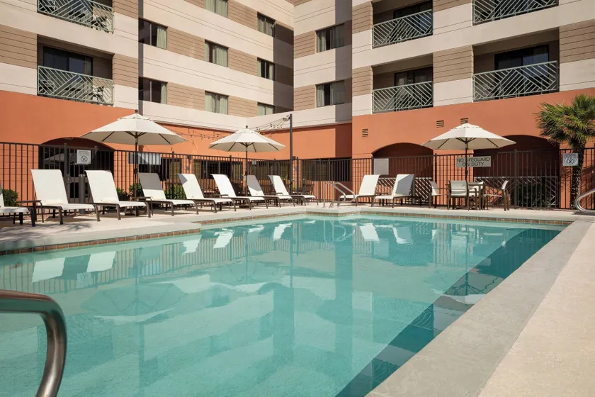 Courtyard by Marriott Scottsdale Old Town - Image 1