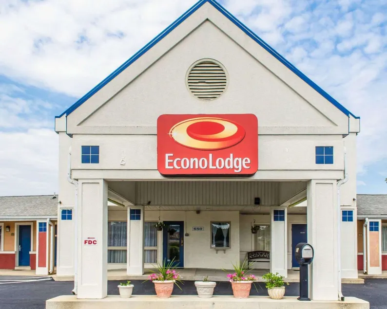 Econo Lodge Mechanicsburg - Harrisburg West - Image 1