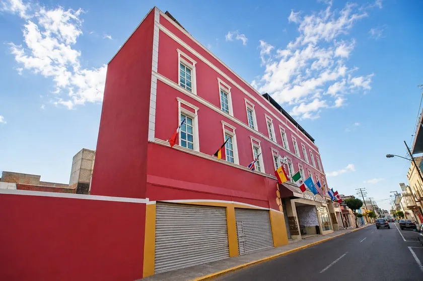 First Inn Hotel & Business - Image 1