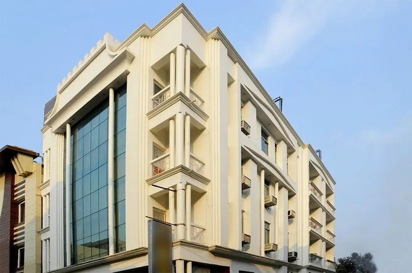 Hotel Europe Plaza - Image 1
