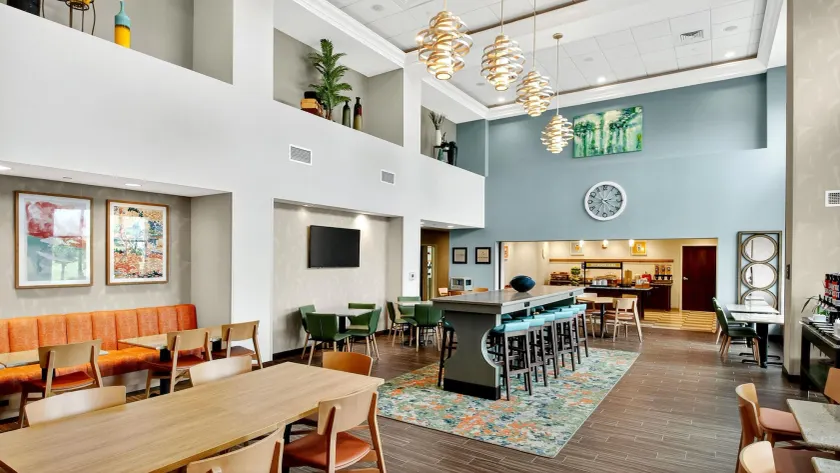 Hampton Inn & Suites Chippewa Falls - Image 1