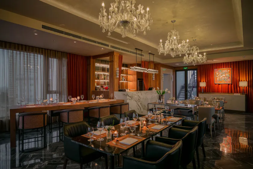  Le Jardin Hotel Haute Couture - Image 1