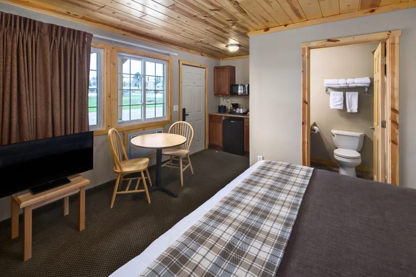 Rock Crest Lodge & Cabins - Image 1