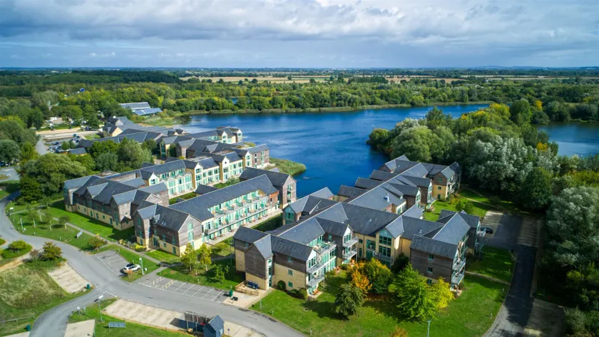 De Vere Cotswold Water Park - Image 1