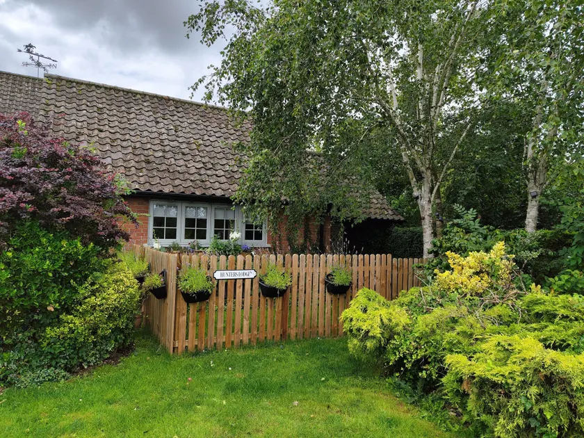 Hunters Lodge - Image 1